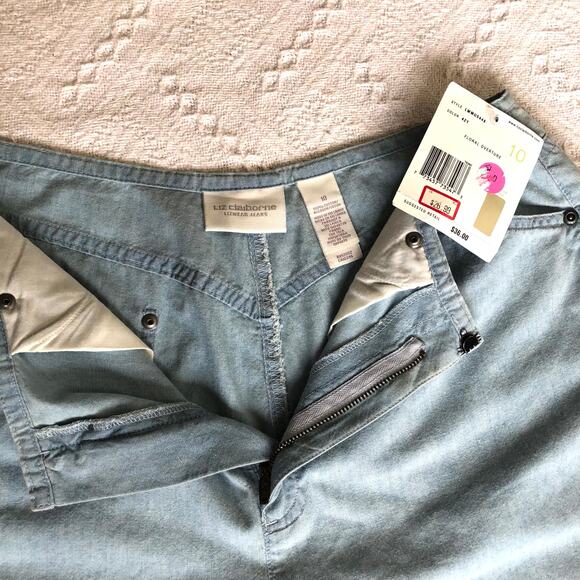 NWT VTG 90s Liz Claiborne Denim Shorts Light Wash High Waist Size 10 Preppy - Picture 2 of 7